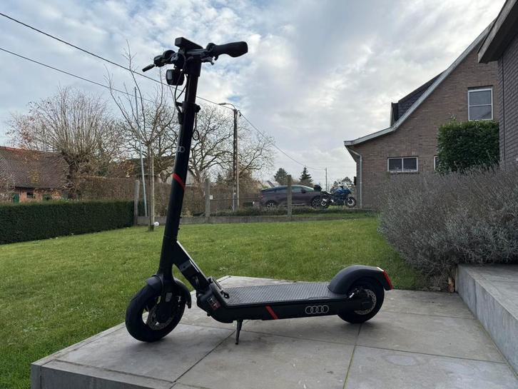 Audi Kickscooter -, Fietsen en Brommers, Steps, Zo goed als nieuw, Ophalen