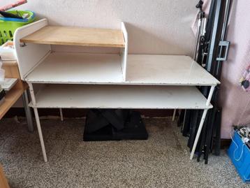 Banc ou table de travail en fer très solide beschikbaar voor biedingen