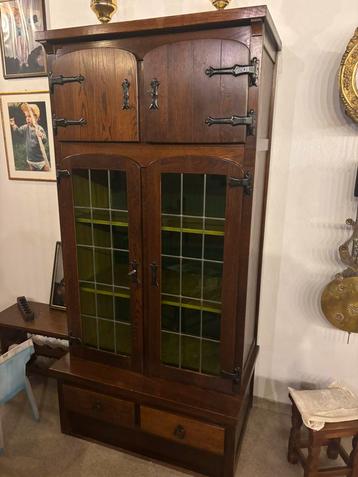 EIKEN KAST/VITRINE EIKEN KOOPJE beschikbaar voor biedingen