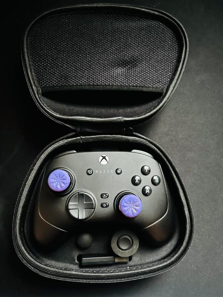 RAZER Wolverine V3 Pro Controller, Games en Spelcomputers, Spelcomputers | Xbox | Accessoires, Zo goed als nieuw, Controller, Draadloos