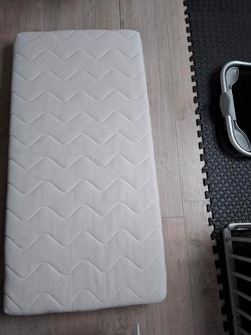 Matelas bébé aerosleep 120x60 avec protection 3D disponible aux enchères