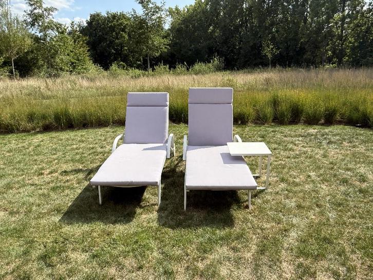 Vinci ligbedden te koop, incl kussens, tafeltje & hoezen!, Tuin en Terras, Ligbedden, Gebruikt, Inklapbaar, Verstelbaar, Verrijdbaar