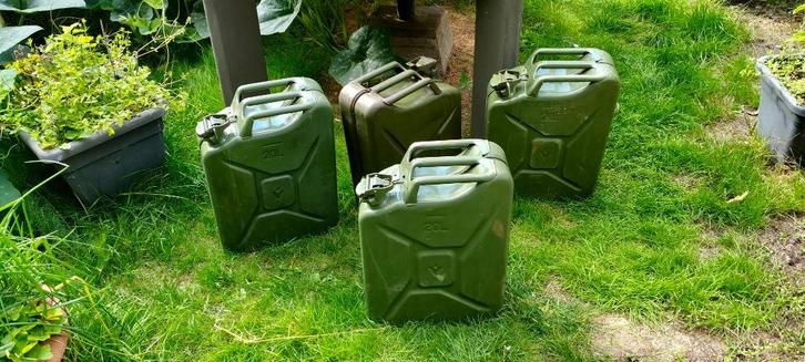 4 Jerrycans van 20 liter., Auto-onderdelen, Brandstofsystemen, Gebruikt, Ophalen