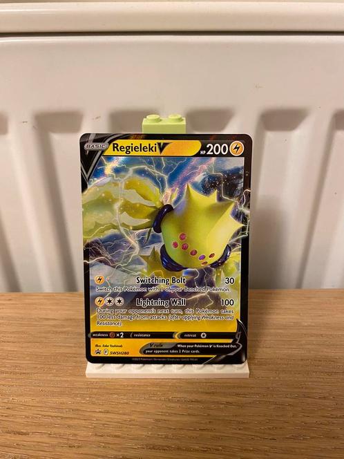Regieleki V SWSH280 - Pokemon Kaart, Hobby en Vrije tijd, Verzamelkaartspellen | Pokémon, Nieuw, Losse kaart, Foil, Ophalen of Verzenden
