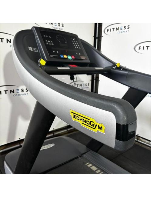 Technogym Excite Run 700i Loopband | Treadmill, Sport en Fitness, Fitnessmaterialen, Gebruikt, Overige typen, Armen, Benen, Borst