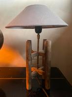 Tafellamp van houten klos met kapje, Ophalen of Verzenden