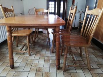 Table de cuisine avec allonge et 4 chaises., Enlèvement