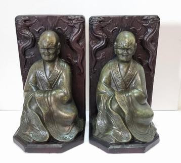 Boekensteunen, Oosterse monikken met Draken decor. beschikbaar voor biedingen