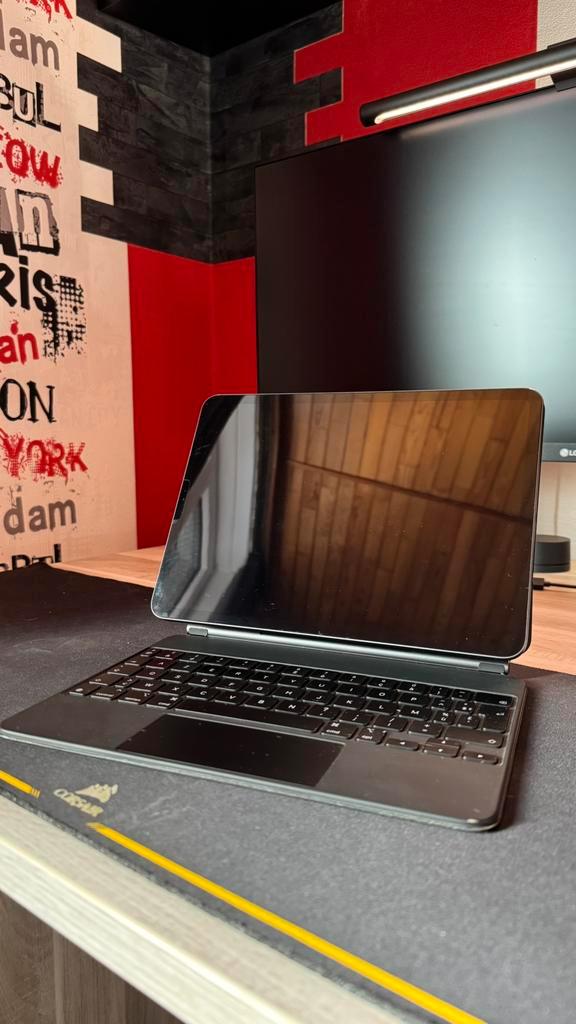 Apple iPad Pro Gen2 (2020) + Magic keyboard + Pencil + Cover, Computers en Software, Apple iPads, Gebruikt, Apple iPad Pro, Wi-Fi