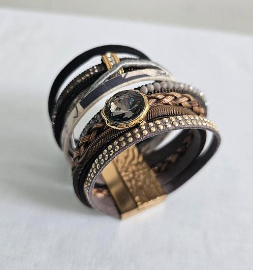 Bracelet manchette La Chiquita, Handtassen en Accessoires, Armbanden, Gebruikt, Overige materialen, Zwart, Met strass, Ophalen of Verzenden