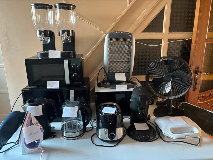 Allerlei huishoudelijke apparaten, Elektronische apparatuur, Microgolfovens, Zo goed als nieuw, Ophalen