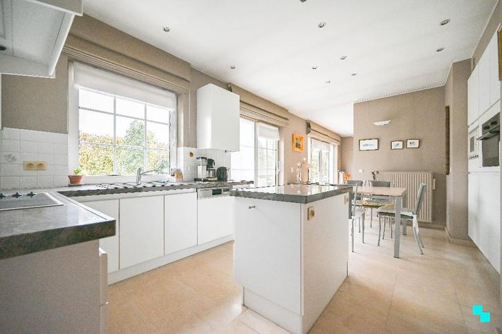 Witte keuken met stenen werkblad, Maison & Meubles, Cuisine | Cuisines complètes, Utilisé, Cuisine d'angle, Blanc, Granit ou Pierre