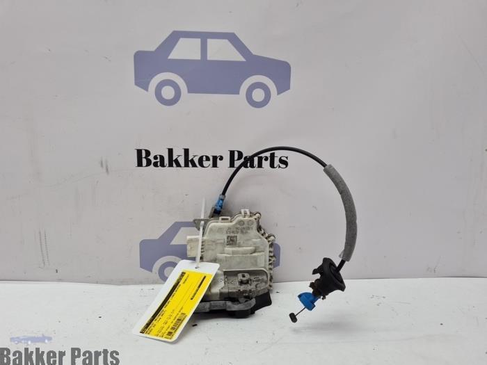 Serrure portière mécanique 4portes arrière gauche d'un Au, Autos : Pièces & Accessoires, Carrosserie & Tôlerie, Audi, Utilisé