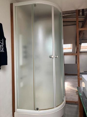 Gratis douche beschikbaar voor biedingen