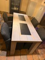 Eet tafel inclusief rol stoelen en of houten bankjes, Ophalen