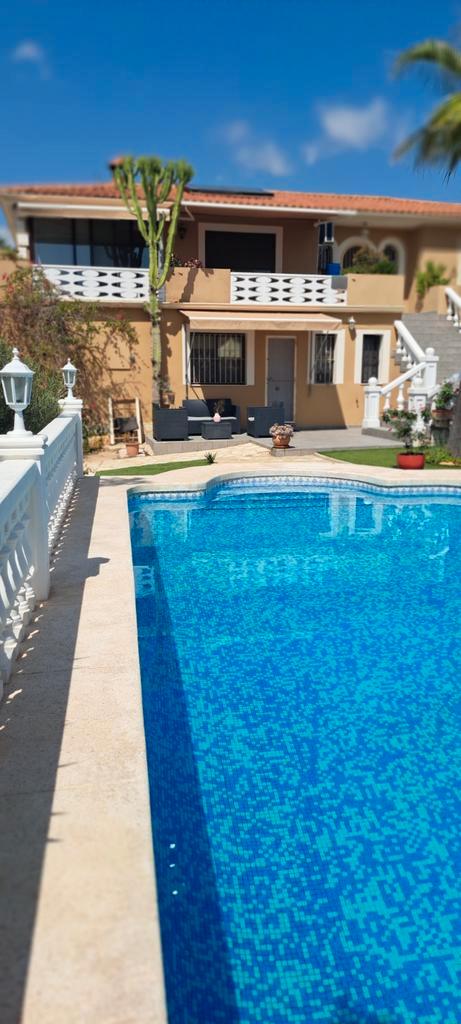  Te huur: Gelijkvloers privé-appartement aan 650€/maand, Vakantie, Vakantiehuizen | Spanje, Costa Blanca, Appartement, 2 slaapkamers