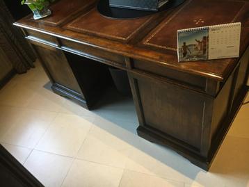 Prachtig bureel beschikbaar voor biedingen