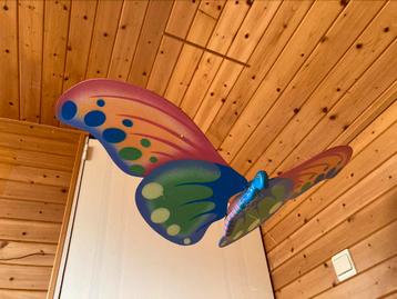 mobiel houten gekleurde vlinder