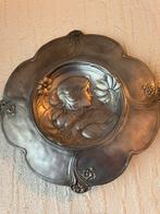 Assiette Art Nouveau en étain, Ophalen