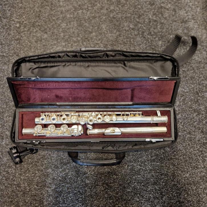 Yamaha YFL-472 zilveren dwarsfluit, Muziek en Instrumenten, Blaasinstrumenten | Dwarsfluiten en Piccolo's, Dwarsfluit, Met koffer of tas