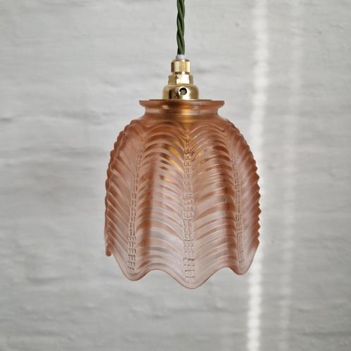 Twee vintage glazen hanglampjes in roze geperst glas., Antiek en Kunst, Antiek | Verlichting, Ophalen of Verzenden