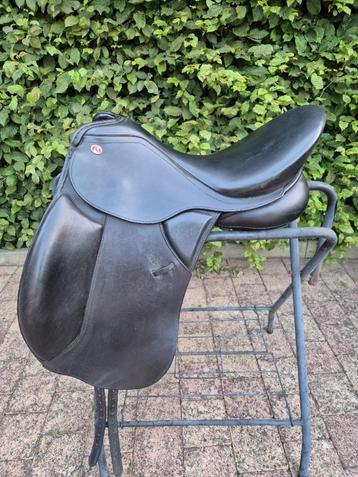 Kieffer Lusitano (Frysco) Exclusiv 18' dressuurzadel beschikbaar voor biedingen