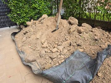 Gratis tuinaarde / opvulgrond beschikbaar voor biedingen