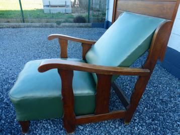 Oude loungestoel, kleur groen beschikbaar voor biedingen