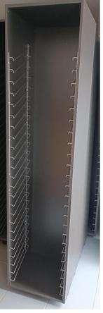Displaykasten met schuine leggers, Ophalen