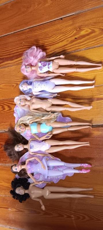 Poppen / barbie /poppenhuis beschikbaar voor biedingen