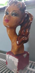 acteurs et vedettes Brigitte Bardot, Enlèvement ou Envoi, Utilisé, Film, Statue, Réplique ou Modèle