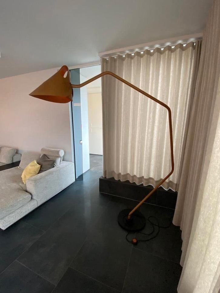 Jacco Maris Mrs Q vloerlamp totaly leather, Huis en Inrichting, Lampen | Vloerlampen, Nieuw, 200 cm of meer, Metaal, Stof, Overige materialen