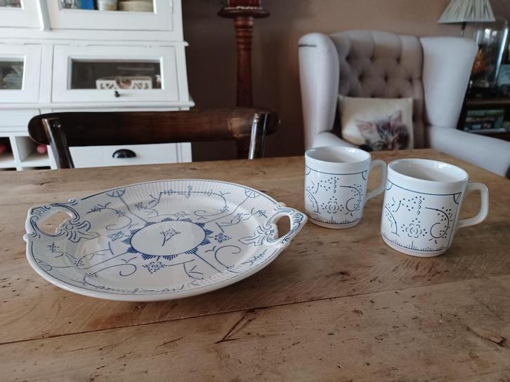 BOCH COPENHAGUE 2 KOFFIEMOKKEN EN TAARTSCHOTEL VANAF 6 EURO, Antiek en Kunst, Antiek | Servies los, Ophalen of Verzenden