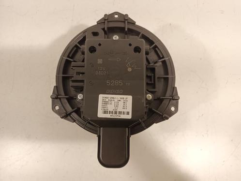 KACHEL VENTILATORMOTOR Corolla Touring Sport (E21 / EH1), Auto-onderdelen, Airco en Verwarming, Toyota, Gebruikt