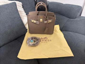 Sac à main et dustbag Hermès en cuir marron clair, Enlèvement ou Envoi, Comme neuf, Brun, Sac à main