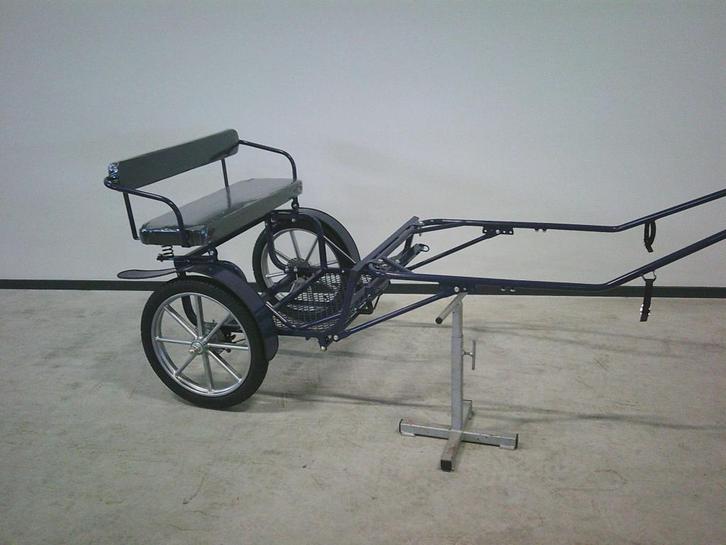 Nieuwe geremde Sulky Cavalettie. Geremd. Donker blauw. AKTIE, Dieren en Toebehoren, Rijtuigen en Koetsen, Nieuw, Sulky, Pony