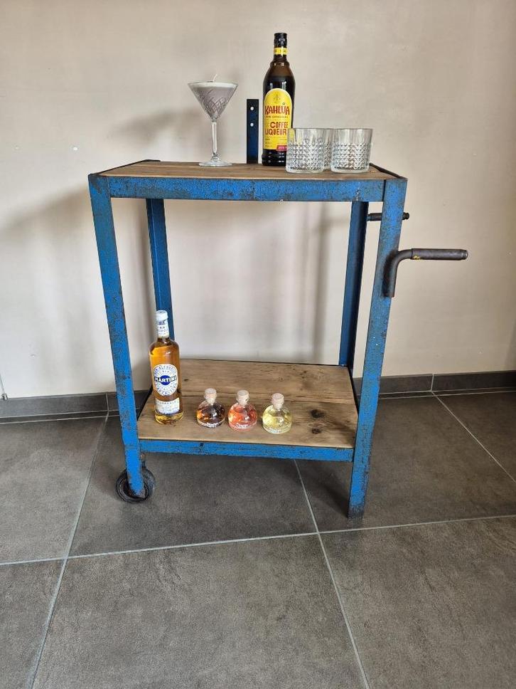 industriële metalen kar,  metalen werktafel, Huis en Inrichting, Barren, Zo goed als nieuw, Ophalen