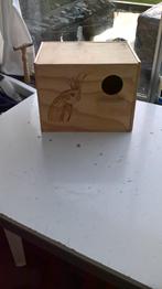 nestblok voor valkparkiet