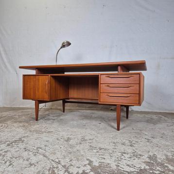Heinrich Riestenpatt vintage jaren 60 Deens bureau teak beschikbaar voor biedingen