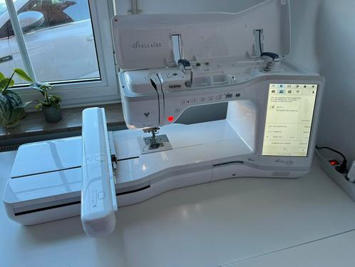 Brother Stellaire XJ1 (naai EN borduurmachine), Hobby en Vrije tijd, Naaimachines en Toebehoren, Zo goed als nieuw, Accessoires