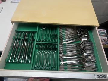 12 delig bestek beschikbaar voor biedingen