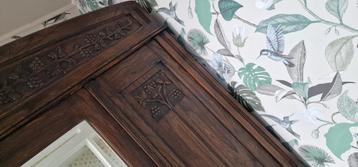 Houten mooie antieke kast.  beschikbaar voor biedingen