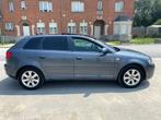Audi A3 1.6 essence boite auto toit pano Clim jante PDC CRUI, Auto's, Audi, 75 kW, Stof, 4 cilinders, Bedrijf