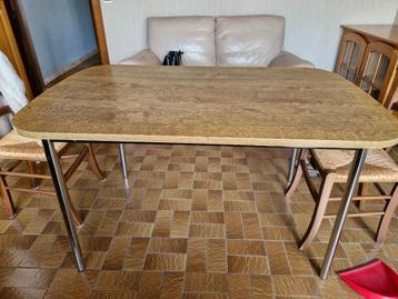 Tafel/keukentafel/eettafel beschikbaar voor biedingen