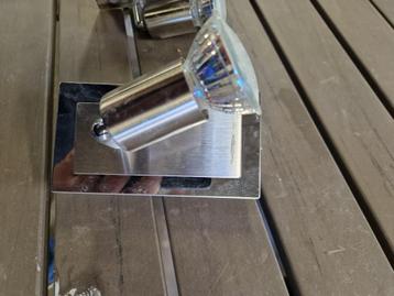 2 Halogeen spots - Wandinstallatie met schakelaar beschikbaar voor biedingen