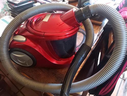 2 aspirateurs, Elektronische apparatuur, Stofzuigers, Zo goed als nieuw, Ophalen of Verzenden