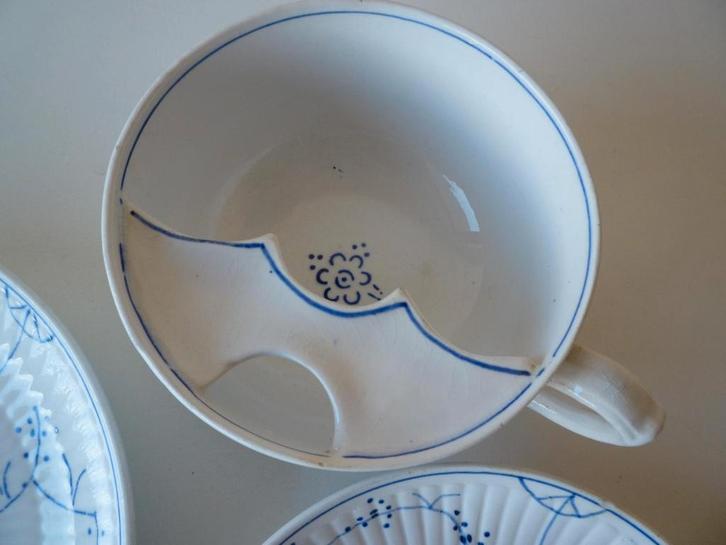 Set à déjeuner complet pour moustachu, Antiquités & Art, Antiquités | Services (vaisselle) complet, Enlèvement ou Envoi