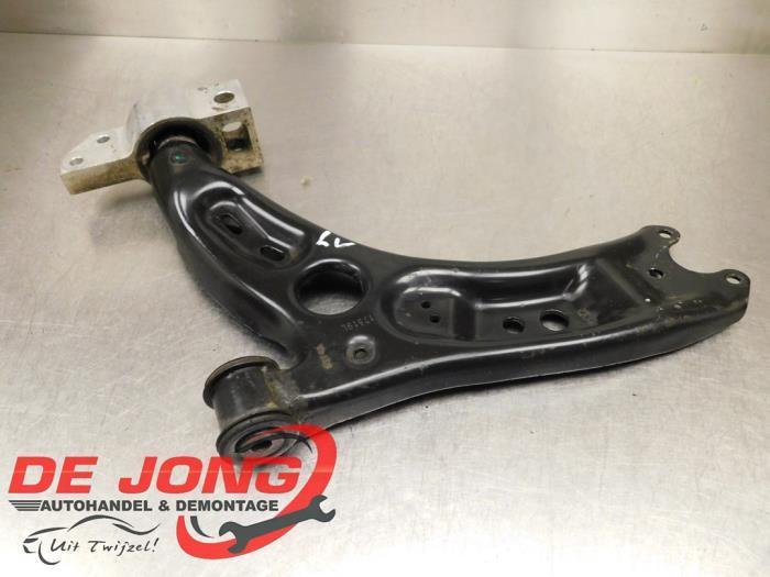 Draagarm links-voor van een Volkswagen Passat, Auto-onderdelen, Ophanging en Onderstel, Volkswagen, Gebruikt, 3 maanden garantie