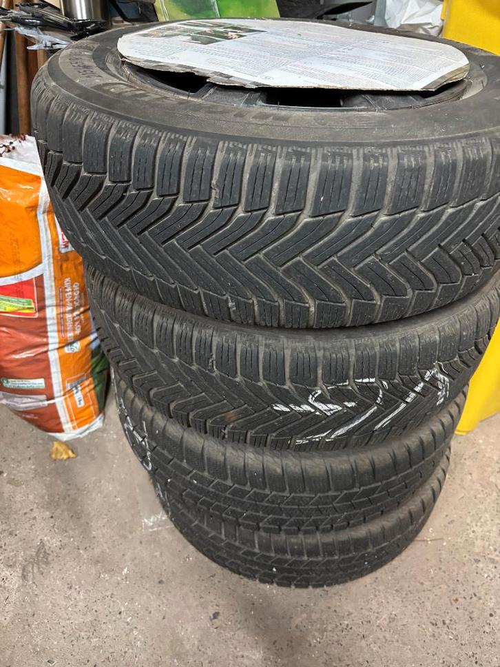 Renault Kadjar winterbanden op metalen velgen, Auto-onderdelen, Banden en Velgen, Band(en), Winterbanden, 16 inch, 215 mm, Ophalen