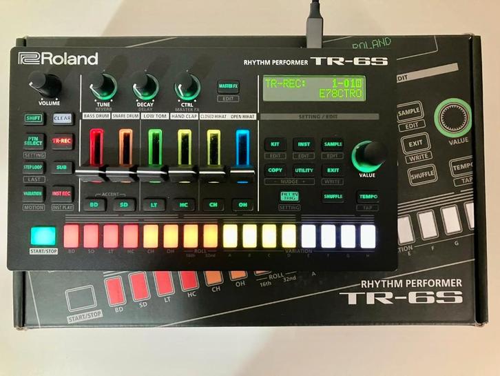 Roland TR6S, Roland S1, Roland  E4, Akg P5S, Muziek en Instrumenten, Midi-apparatuur, Nieuw, Ophalen